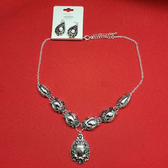 Icon Collection Silver Tone Necklace & Earrings Jewelry Set - Picture 7 of 12